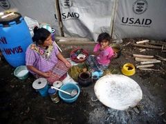 Guatemalským matkám se děti násilím odebírají hned po porodu.