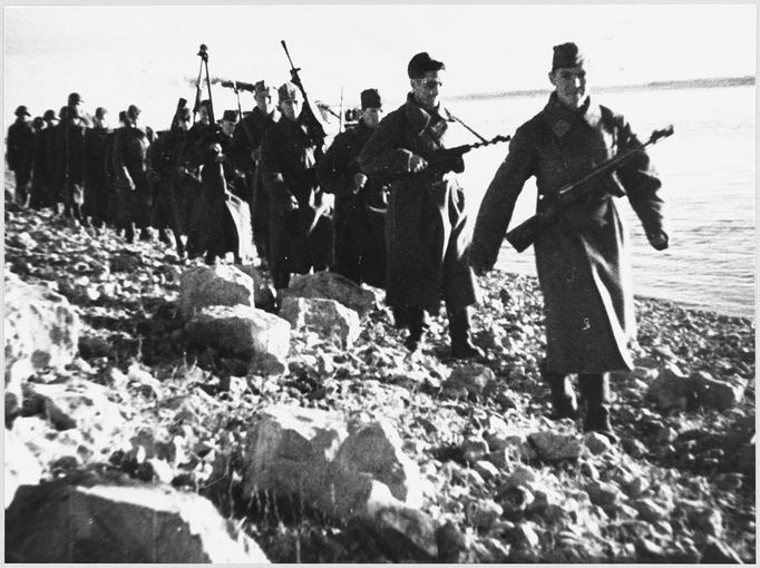 STALINGRAD REINFORCED Re-inforcements arrive having crossed the Volga River. Date: 1942-43 Source: Unattributed photograph from the Meledin Collection