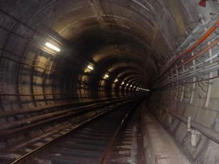azbestocement v pražském metru