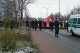 Nejméně 15 000 lidí se 19. února zapojilo v ulicích Drážďan do protestů proti demonstrativní snaze neonacistů připomenout si bombardování, označované krajní pravicí za "bombový holokaust" na Němcích