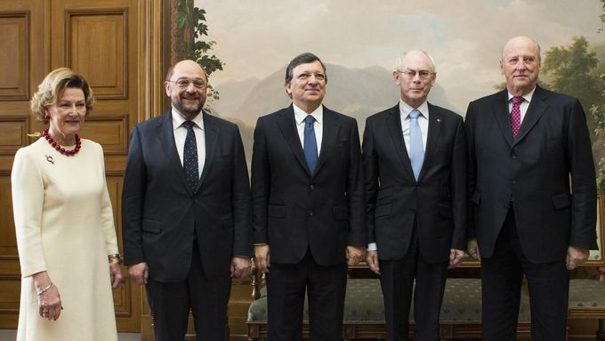 Norská královna Soňa, předseda europarlamentu Martin Schulz, předseda EK José Manuel Barroso, prezident Herman Van Rompuy a norský král Herald.