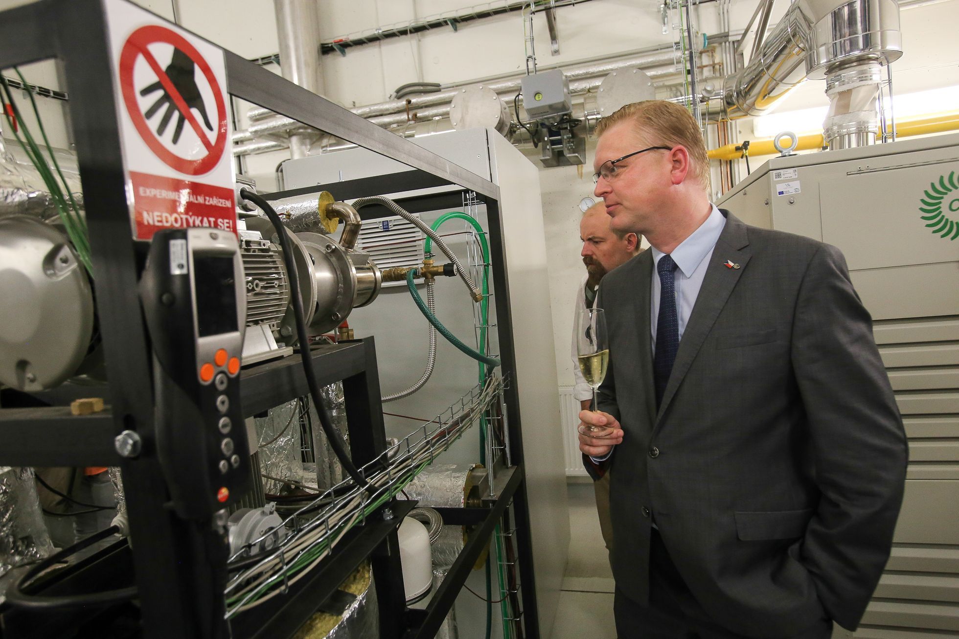 Mikroelektrárna Wave - křest s Pavlem Bělobrádkem
