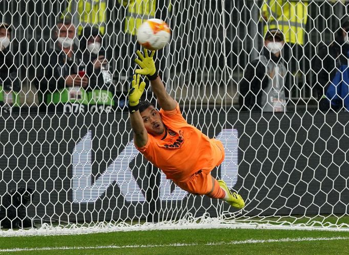 Soccer Football - Europa League Final - Villarreal v Manchester United - Polsat Plus Arena Gdansk, Gdansk, Poland - May 26, 2021 Manchester United's Juan Mata scores a pe