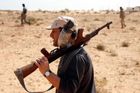 Soud v Libyi odsoudil k smrti 45 příslušníků milic, kteří zabíjeli v roce 2011 demonstranty