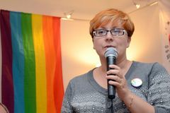 Čečenský režim mučí gaye, chce je "vymazat". Slitování nemá ani rodina, říká Ruska, která je ukrývá