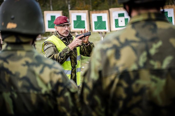 Vyškovští instruktoři sportovcům leccos odpustili, ale dbali na dodržování základních vojenských povinností.