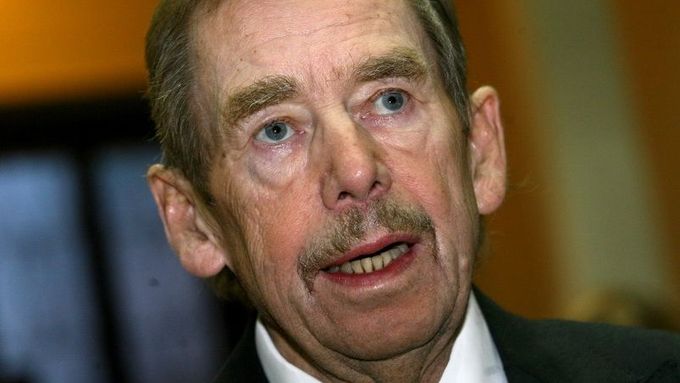 Václav Havel zůstane v Ústřední vojenské nemocnici v Praze i přes víkend