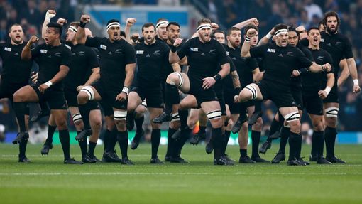 New Zealand players perform the haka before their Rugby World Cup Semi-Final match against South Africa at Twickenham in London, Britain, October 24, 2015. REUTERS/Stefan