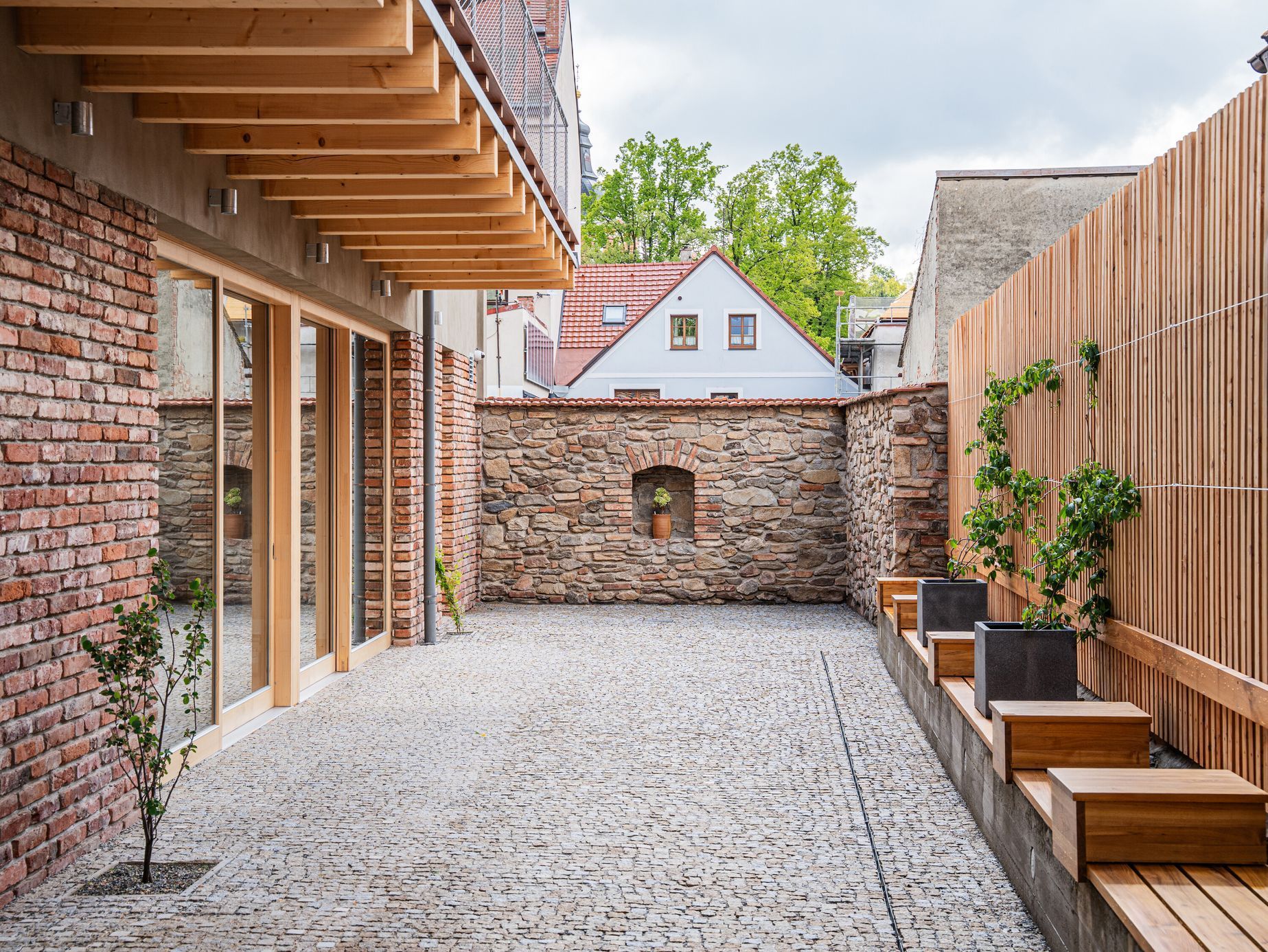 dům s kavárnou, domek, dům, kavárna, jóga, studio, přestavba, realizace, architektura