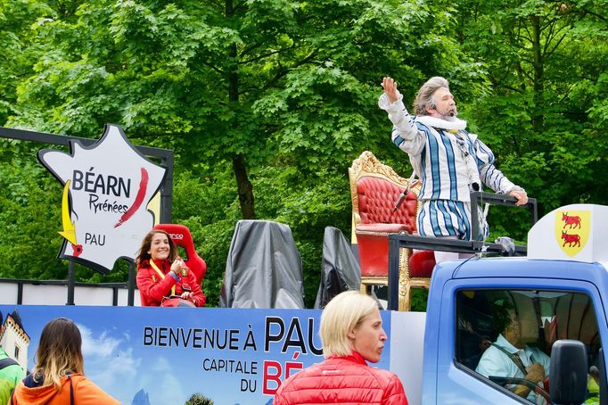 Reklamní karavana Tour de France baví lidi už od roku 1930