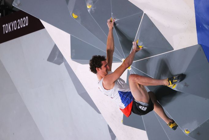 Sportovní lezec Adam Ondra ve finále na OH 2020