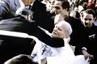 Den, kdy papež unikl smrti. Jana Pavla II. zasáhly čtyři rány, atentátníkovi odpustil