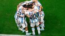 Argentinci slaví gól v semifinále MS 2022 Argentina - Chorvatsko