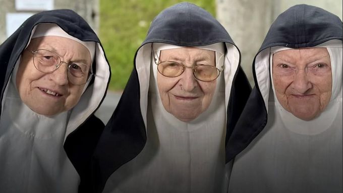 Snímky z Instagramu sester.