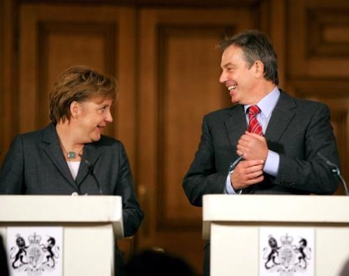Britský premiér Tony Blair a německá kancléřka Angela Merkelová na tiskové konferenci