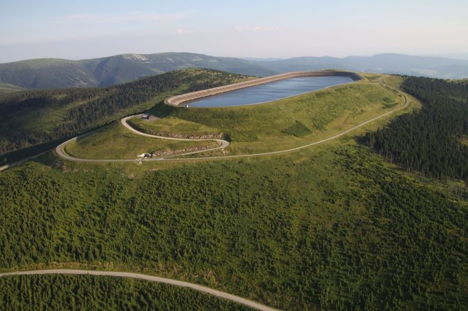 Elektrárna a okolí Dlouhé stráně.