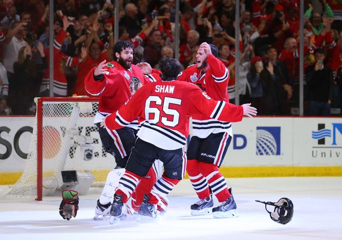 Chicago slaví zisk Stanley Cupu.