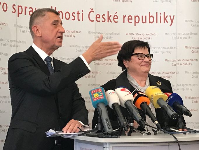 Premiér Andrej Babiš a ministryně spravedlnosti Marie Benešová.