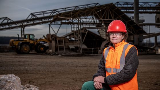 Když v lomu šéfuje žena. Křehké mužské ego dá někdy zabrat víc než těžba kamene