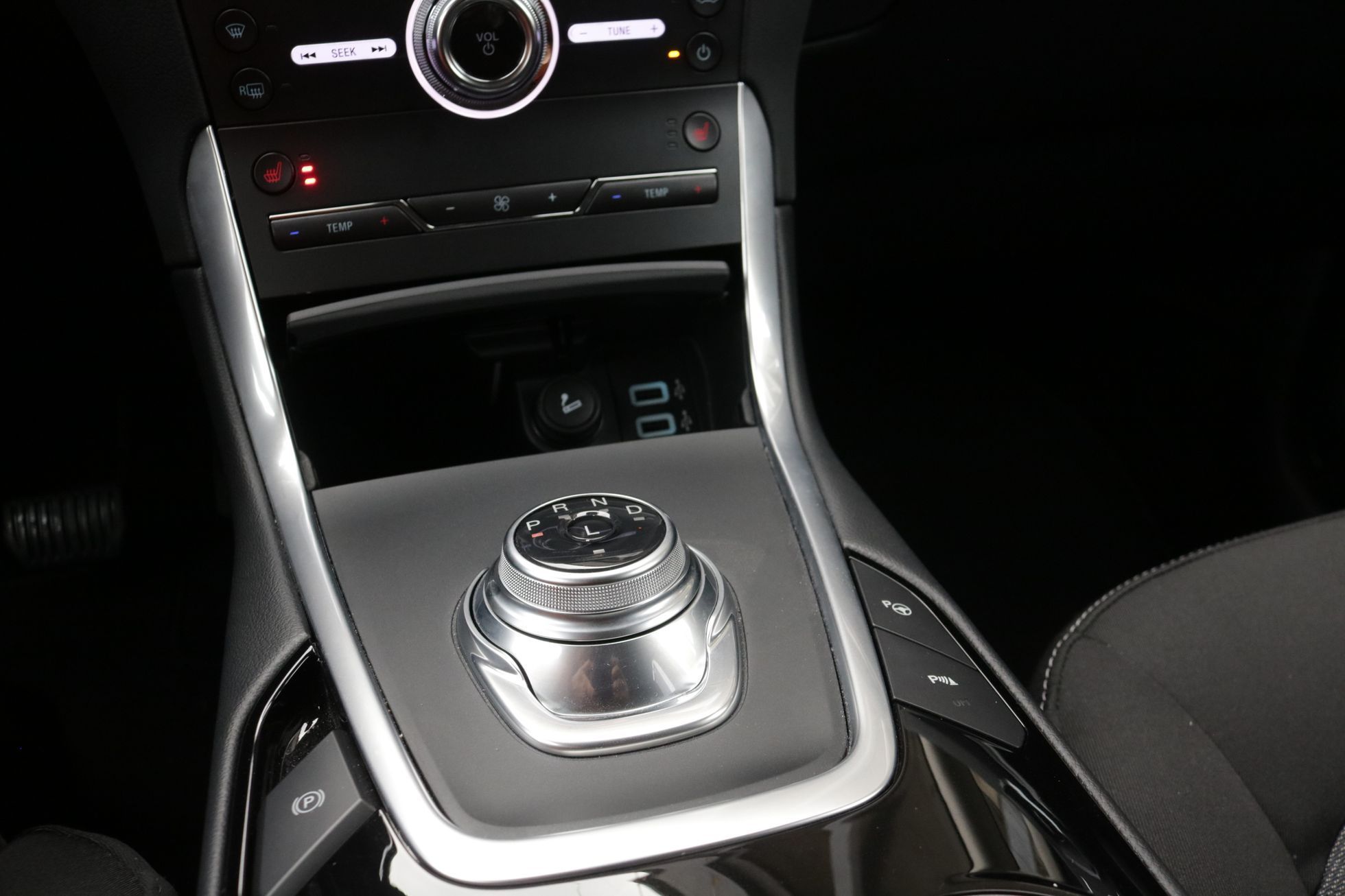 Ford Galaxy hybrid
