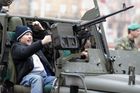 ...a děti osedlaly kanóny. Česká republika slaví 12 let od svého vstupu do NATO.