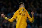243 milionů je málo, Neymar chce pětkrát víc. Barca zvažuje, že kvůli tomu přejmenuje Camp Nou