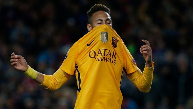 Neymar bere v Barce ročně kolem čtvrt miliardy korun. Zdá se mu to málo