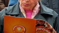 Tak jak to nakonec dopadne? ČSSD si víc než věří. A po volbách? Velká koalice v žádném případě, slíbil Jiří Paroubek. Jestli vyhrajeme, kraje za vás zaplatí zdravotní poplatky, krajské nemocnice převedeme zpět na příspěvkové organizace a nebudeme privatizovat domovy důchodců.