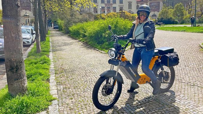 Český moped už může na silnice. Tvůrci mají v plánu 'mopedizovat' Česko