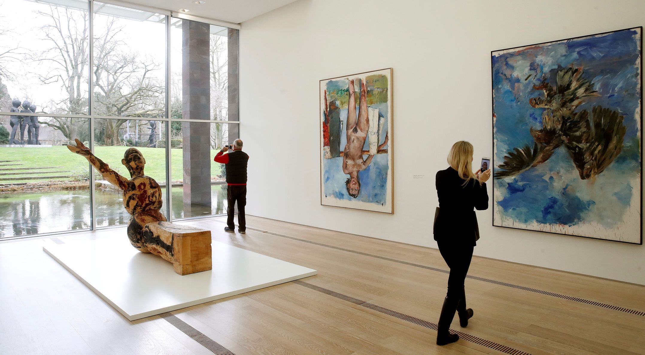 Snímek z výstavy Georga Baselitze ve Fondation Beyeler