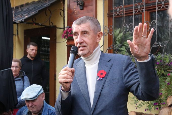 Andrej Babiš při první cestě za voliči po oznámení kandidatury na prezidenta.