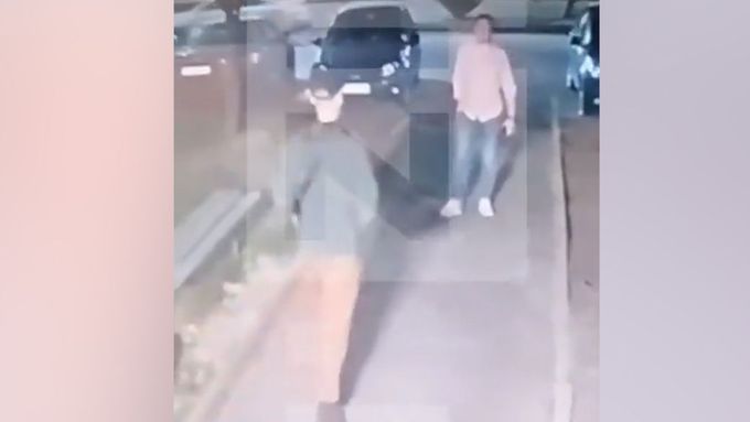 Zaura Gurcijeva zabila výbušnina v tašce. Na místo ji měl údajně donést jeho známý.