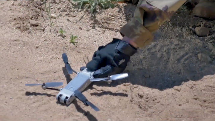 Armáda plánuje zřídit prapor dronů, využije je k průzkumům území, ale i k boji