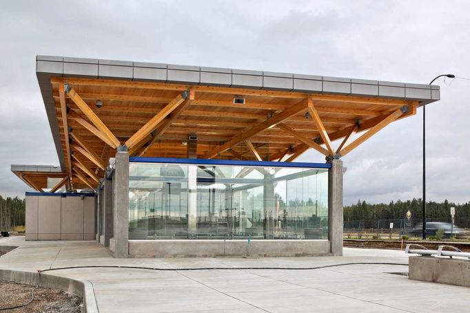 Ze série autobusových nádraží...  Lewis Farms Transit Centre - Edmonton, Alberta Architekt:  DIALOG