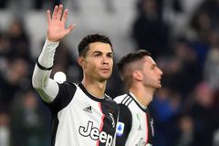 Juventus díky dvěma gólům Ronalda porazil Udine a je první