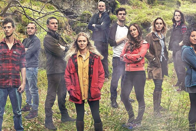 V britské reality show Eden se soutěžící snažili přežít bez technologických vymožeností rok v lese ve skotských vrchovinách.