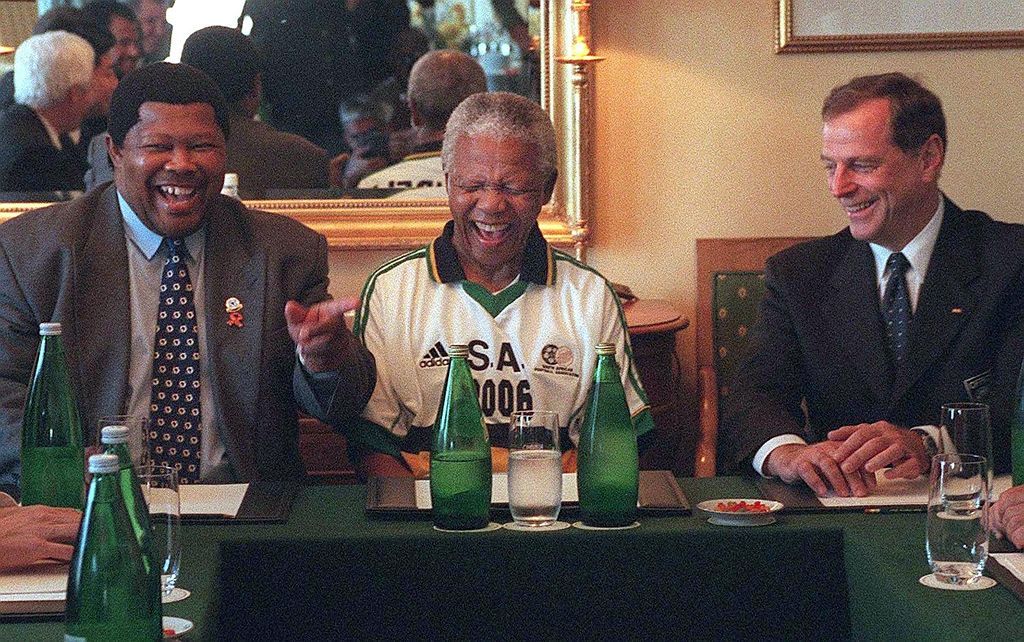 Nepoužívat v článcích! / Fotogalerie: Nelson Mandela / Vyznamenání britskou královnou / 2000