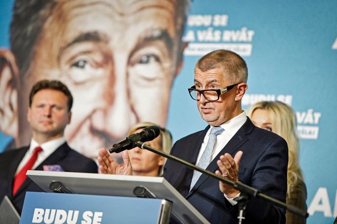 Záběr z tiskové konference ve volebního štábu hnutí ANO. Praha, 9. 10. 2021