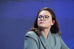 Zelenskyj pod tlakem zamíchal kartami. "Iluze změny," smějí se kritici nové premiérce