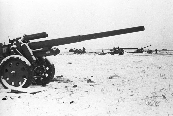 Great Patriotic War of 1941-1945 Reproduction of the photo taken in December 1943. Captured weapon. After the Battle of Stalingrad. The Great Patriotic War of 1941-1945.