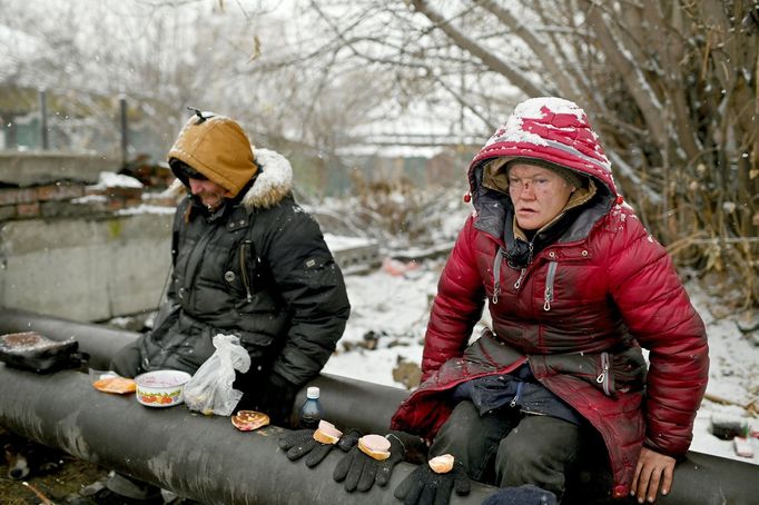 Život bezdomovců v třeskutých mrazech na Sibiři v Rusku.  19. 2. 2020