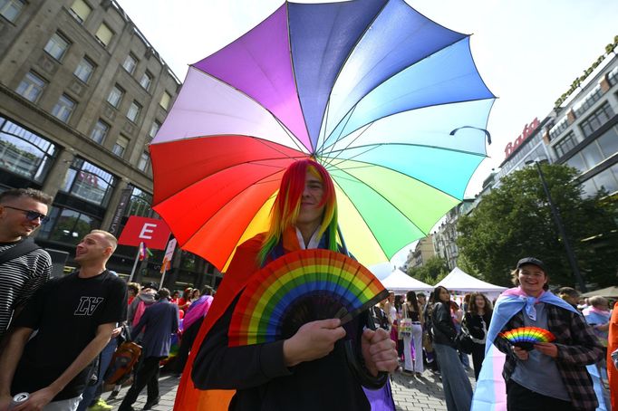 Momentka z Prague Pride - pochodu rovnosti a respektu, 2. srpna 2025, Praha.
