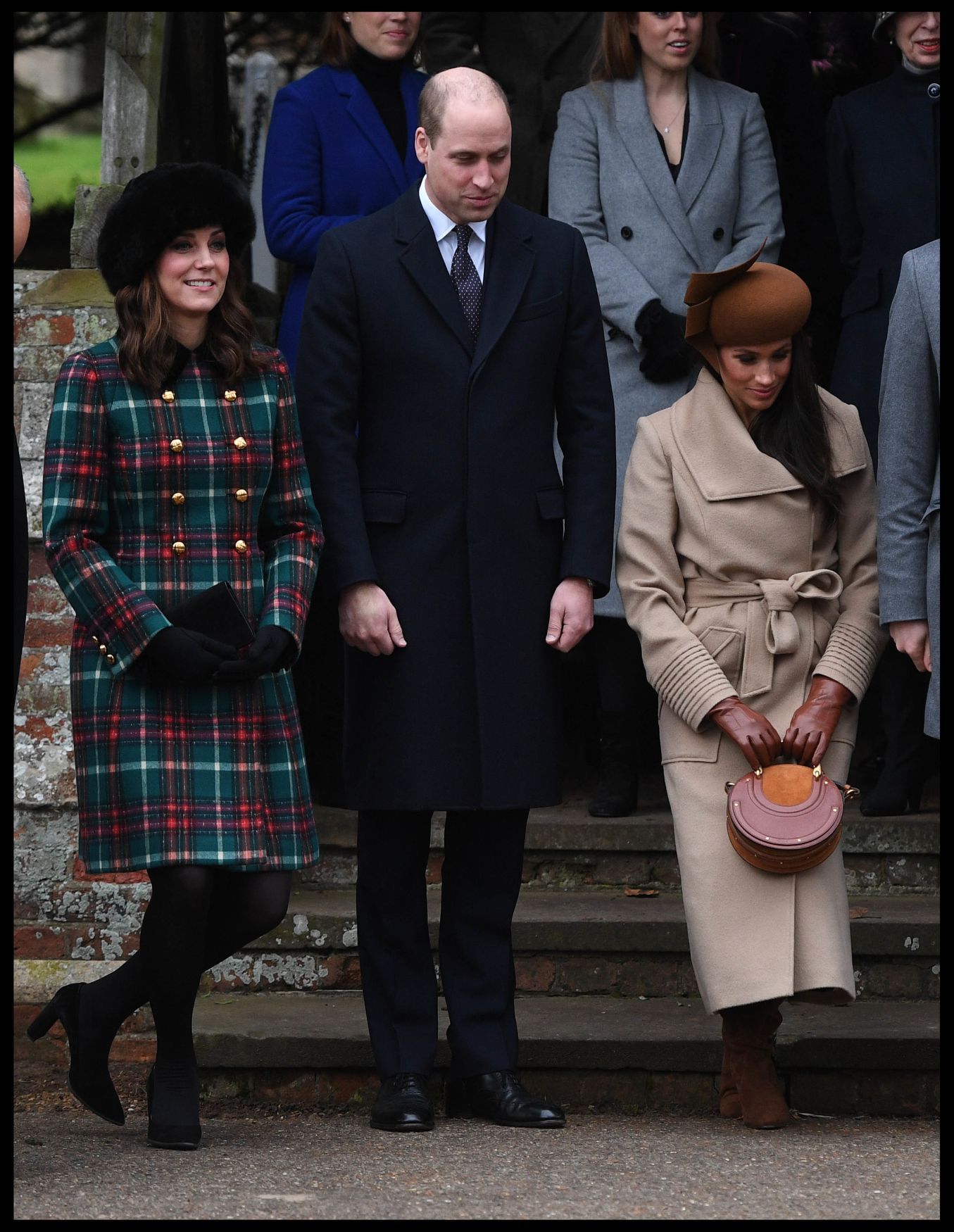 Princ William spolu se svou manželkou Kate a budoucí švagrovou Meghan Markleovou