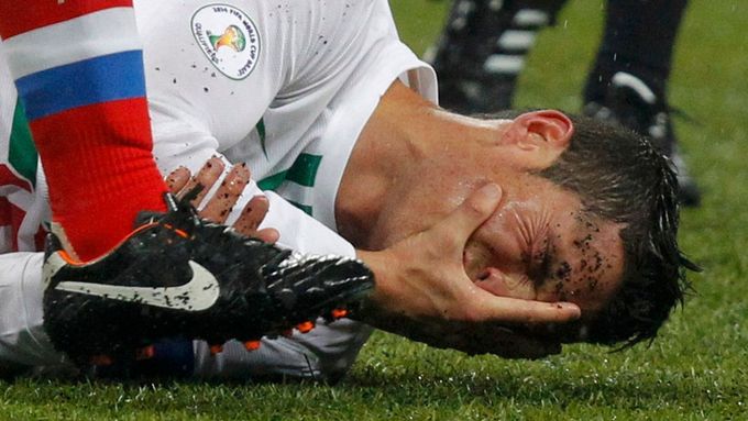 FOTO Ronaldo skrýval slzy, způsobil je ruský medvěd