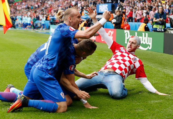 Euro 2016: Turecko-Chorvatsko: chorvatský fanoušek vnikl na hřiště