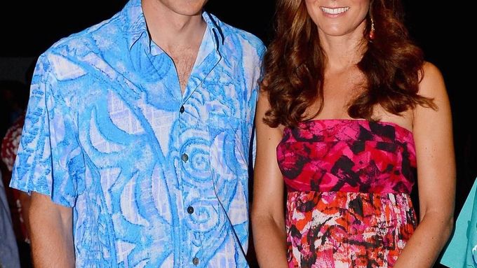 To jsou šaty, kterými Kate a Will urazili Šalamounovy ostrovy.