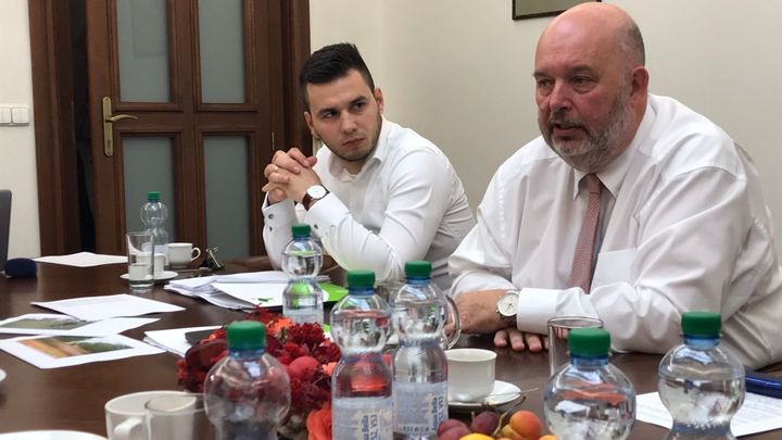 Audit řeší i Tomanův střet zájmů. Žádný rodinný byznys, věnuji se úřadu, hájí se