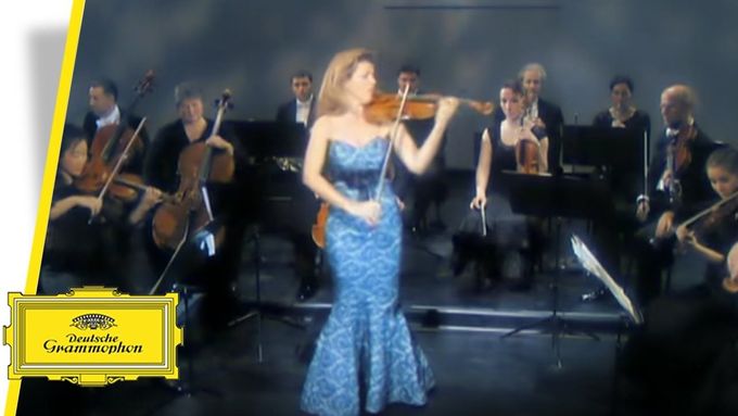 Anne-Sophie Mutterová hraje Mozartův Houslový koncert č. 3, diriguje Jurij Bašmet. Záznam z roku 2005.