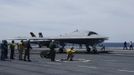 An X-47B pilot-less drone combat aircraft is launched for the first time off an aircraft carrier, the USS George H. W. Bush, in the Atlantic Ocean off the coast of Virginia, May 14, 2013. The U.S. Navy made aviation history on Tuesday by catapulting an unmanned jet off an aircraft carrier for the first time, testing a long-range, stealthy, bat-winged plane that represents a jump forward in drone technology. REUTERS/Jason Reed (UNITED STATES - Tags: MILITARY SCIENCE TECHNOLOGY) Published: Kvě. 14, 2013, 7:12 odp.