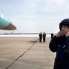 Dmitrij Medveděv jako pilot bombardéru